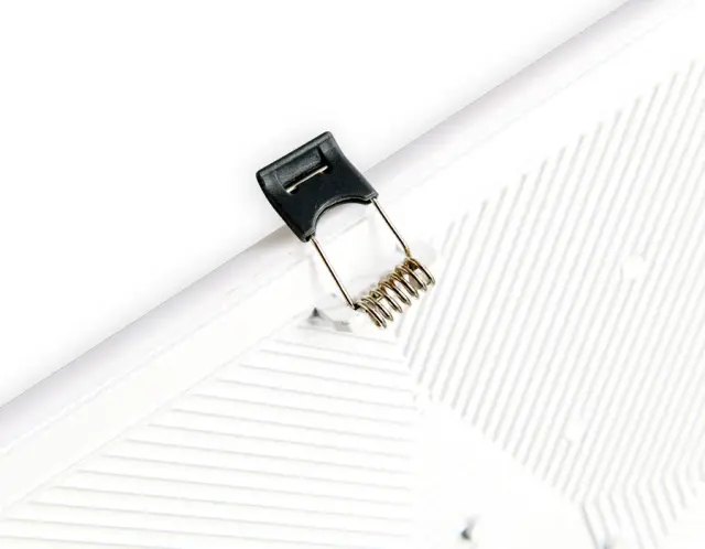 Точечный светильник Ambrella Light DCR331 — белый, ракурс 3