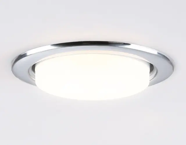 Точечный светильник Ambrella Light G10102 — хром, ракурс 3