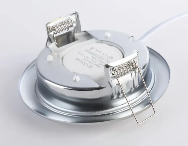 Точечный светильник Ambrella Light G10102 — хром, ракурс 4