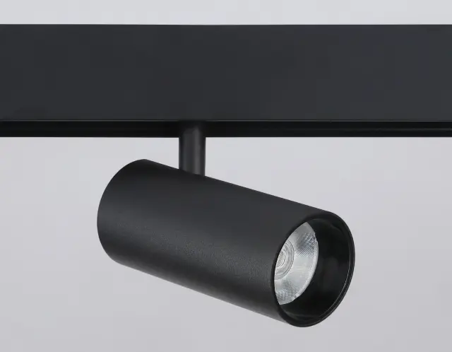 Трековый светильник Ambrella Light GL3833 — черный, ракурс 2