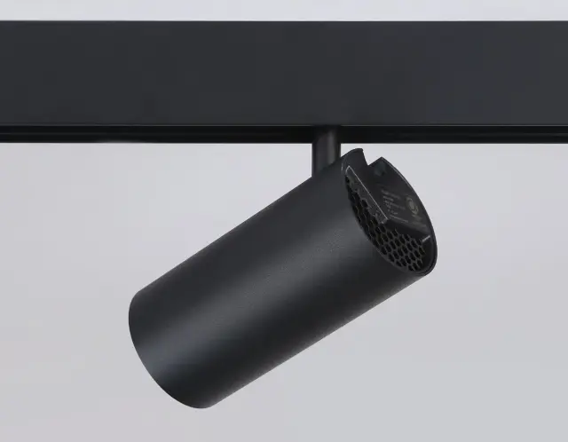 Трековый светильник Ambrella Light GL3841 — черный, ракурс 3