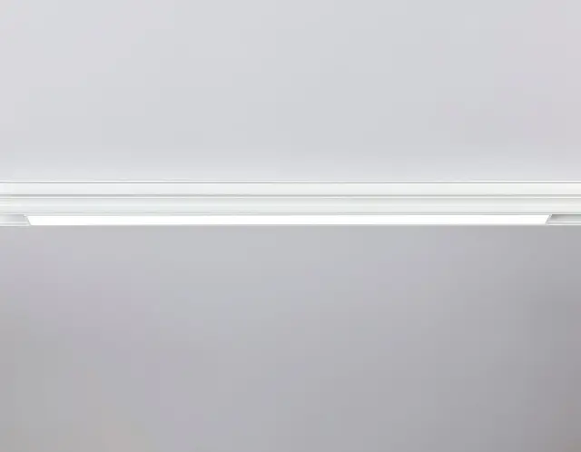 Трековый светильник Ambrella Light GL4008 — белый, ракурс 3