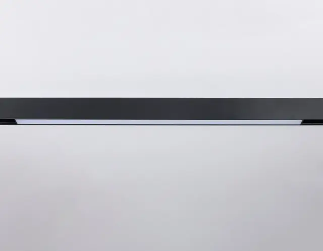Трековый светильник Ambrella Light GL4011 — черный, ракурс 2