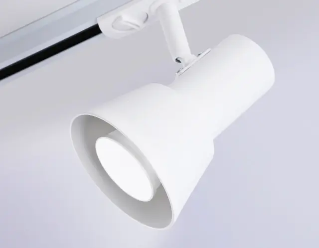 Трековый светильник Ambrella Light GL5150 — белый, ракурс 2