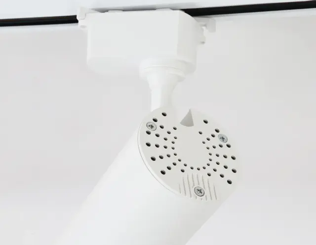 Трековый светильник Ambrella Light GL5821 — белый, ракурс 3