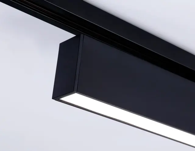 Трековый светильник Ambrella Light GL6777 — черный, ракурс 4