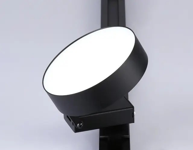 Трековый светильник Ambrella Light GL6842 — черный, ракурс 4