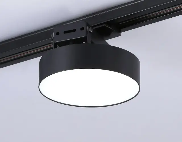 Трековый светильник Ambrella Light GL6842 — черный, ракурс 6