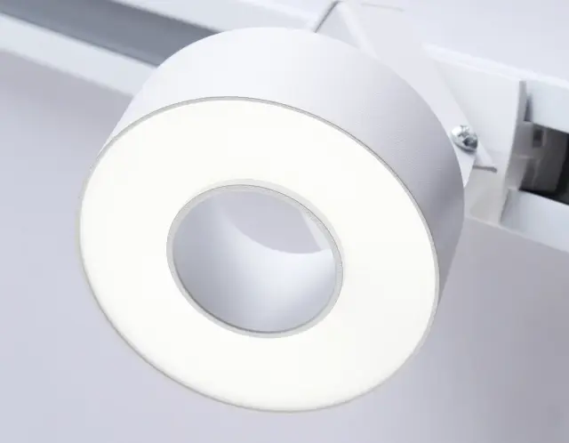 Трековый светильник Ambrella Light GL6861 — белый, ракурс 4