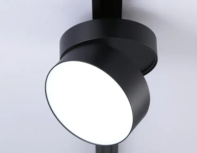 Трековый светильник Ambrella Light GL6879 — черный, ракурс 4