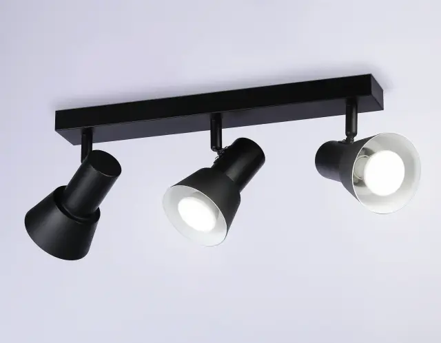 Спот Ambrella Light TA13122 — черный, ракурс 3