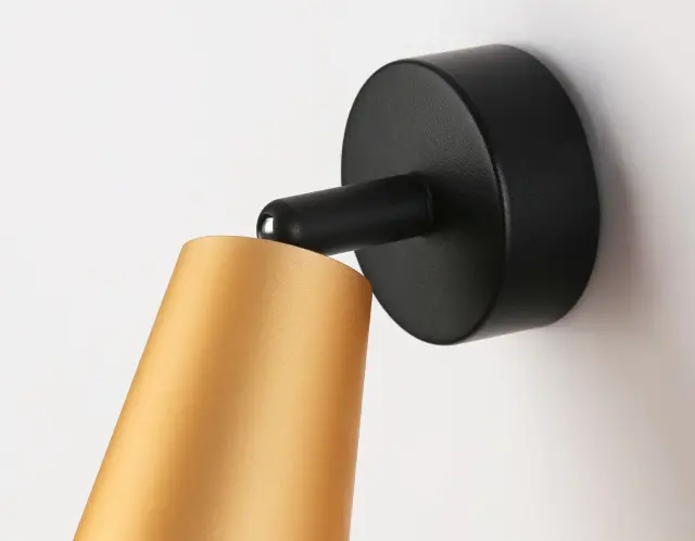 Спот Ambrella Light TA13135 — черный, ракурс 2