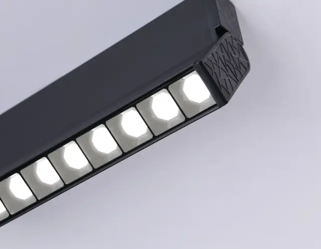 Точечный светильник Ambrella Light TA1829 — черный, ракурс 4