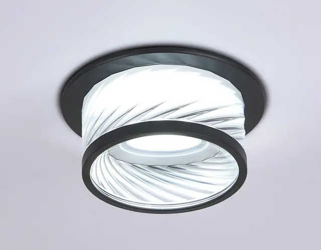 Точечный светильник Ambrella Light TN1252 — черный, ракурс 4