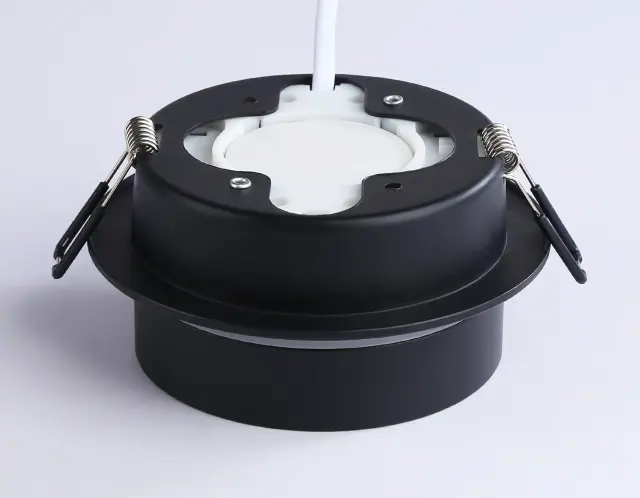 Точечный светильник Ambrella Light TN5213 — черный, ракурс 4