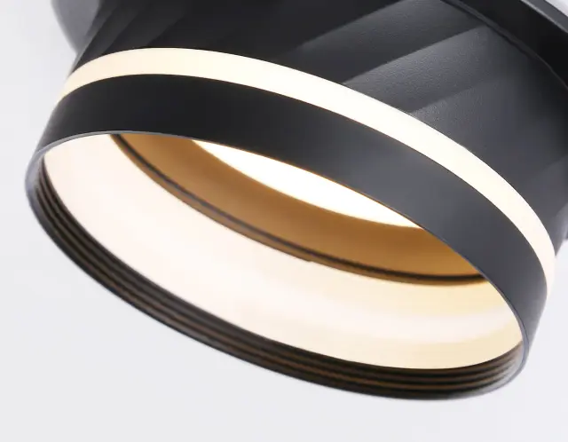 Точечный светильник Ambrella Light TN5219 — черный, ракурс 2