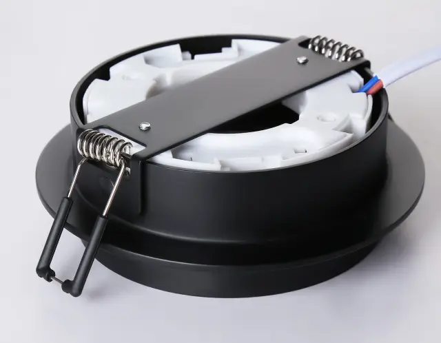 Точечный светильник Ambrella Light TN5219 — черный, ракурс 3