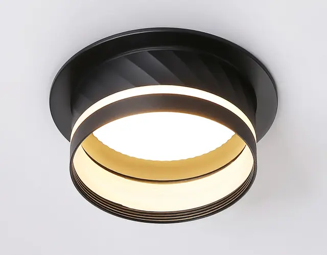 Точечный светильник Ambrella Light TN5219 — черный, ракурс 4