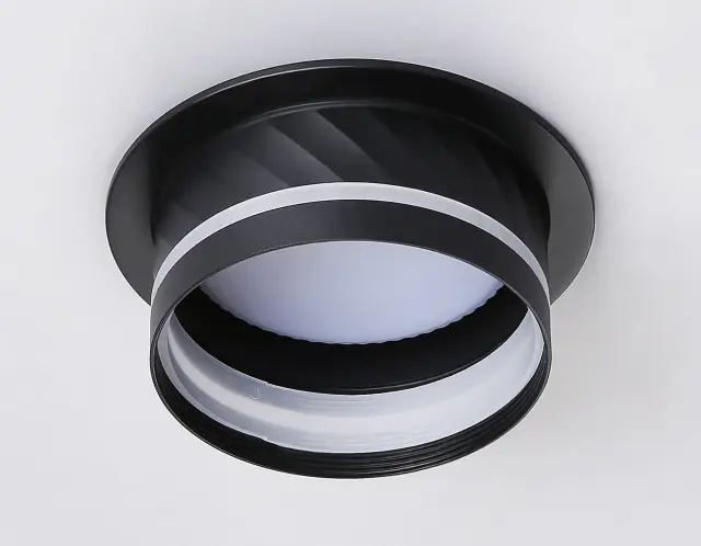 Точечный светильник Ambrella Light TN5219 — черный, ракурс 5