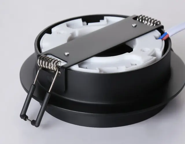 Точечный светильник Ambrella Light TN5227 — черный, ракурс 3