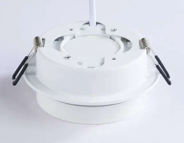 Точечный светильник Ambrella Light TN5240 — белый, ракурс 8