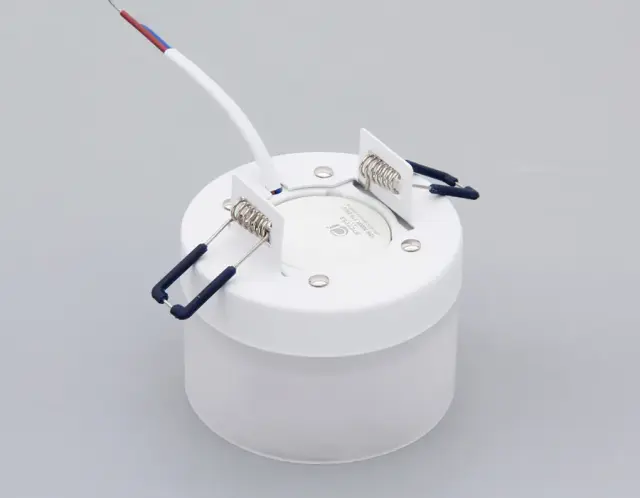 Точечный светильник Ambrella Light TN650 — белый, ракурс 4