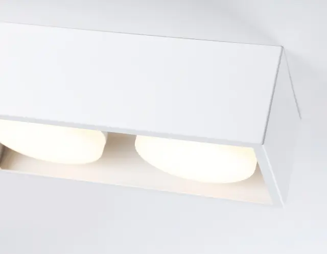 Точечный светильник Ambrella Light TN70828 — белый, ракурс 2