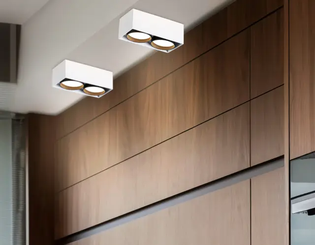 Точечный светильник Ambrella Light TN70872 — белый, ракурс 3