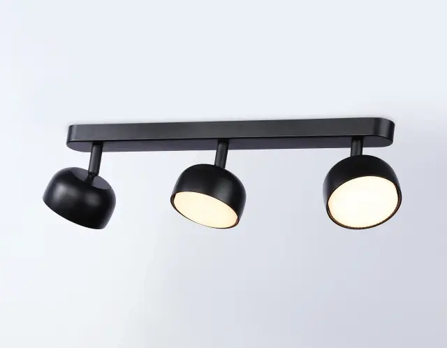 Спот Ambrella Light TN71018 — черный, ракурс 3