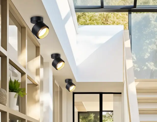 Спот Ambrella Light TN71282 — черный, ракурс 3