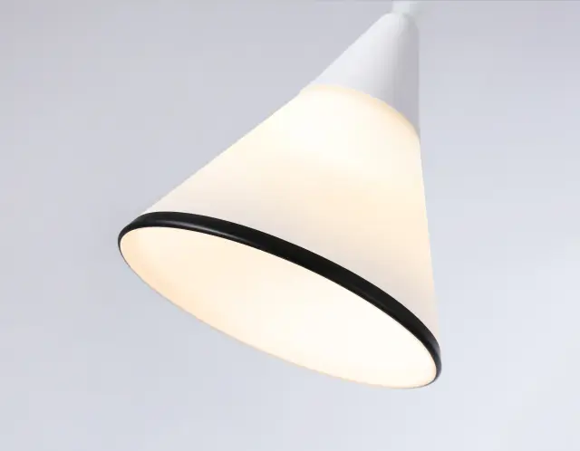 Светильник Ambrella Light TR3166 — белый, ракурс 2