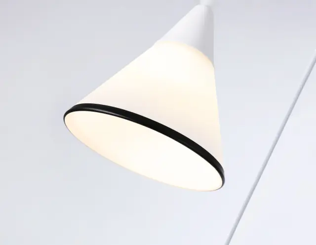 Светильник Ambrella Light TR3167 — белый, ракурс 2