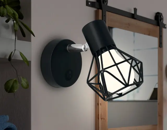 Спот Ambrella Light TR8620 — черный, ракурс 4