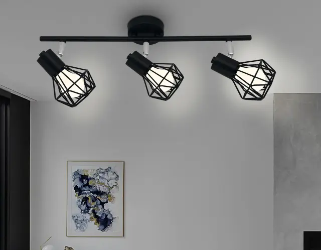 Спот Ambrella Light TR8622 — черный, ракурс 4