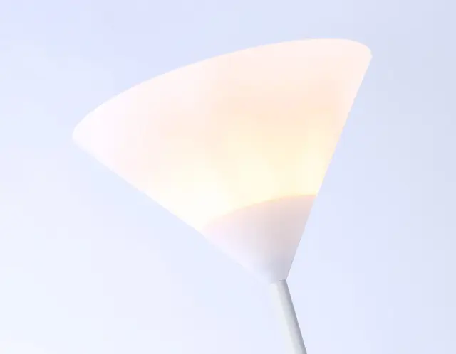 Торшер Ambrella Light TR97612 — белый, ракурс 2