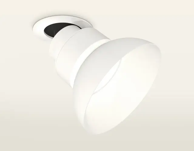 Точечный светильник Ambrella Light XM8101600 — белый, ракурс 2