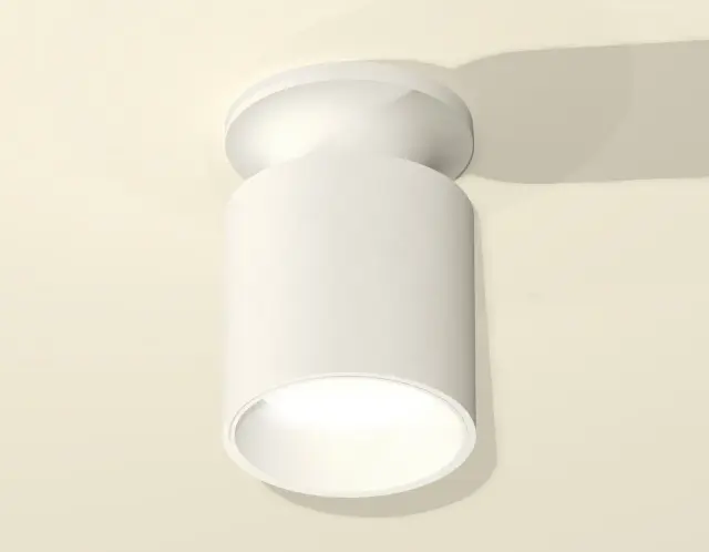 Точечный светильник Ambrella Light XS6301101 — белый, ракурс 2