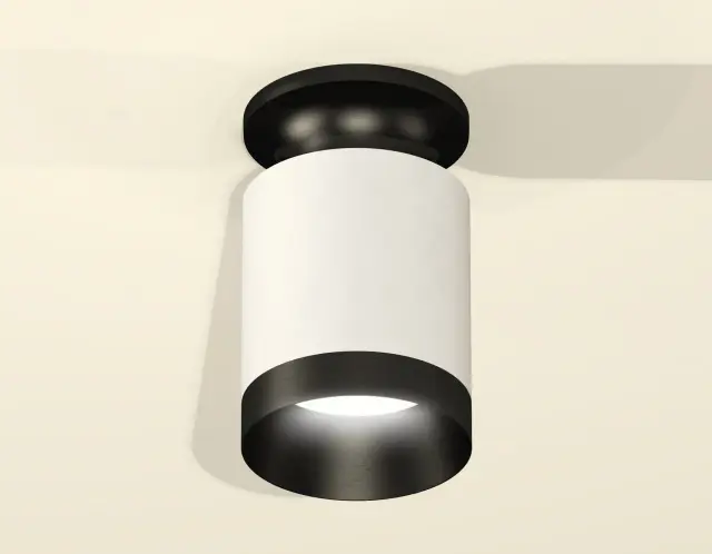Точечный светильник Ambrella Light XS6301121 — черный, ракурс 2