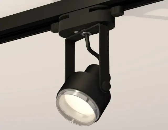 Трековый светильник Ambrella Light XT6602021 — черный, ракурс 2