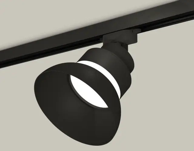 Трековый светильник Ambrella Light XT8102200 — черный, ракурс 2