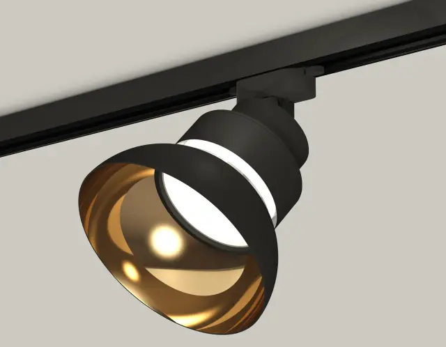 Трековый светильник Ambrella Light XT8102201 — черный, ракурс 2