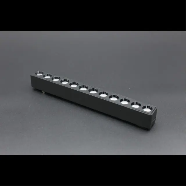 Светильник для трека Aployt APL.0100.00.12 MAGNETIC TRACK 48 — черный, ракурс 6