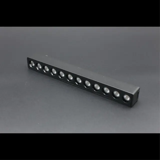Светильник для трека Aployt APL.0100.00.12 MAGNETIC TRACK 48 — черный, ракурс 7
