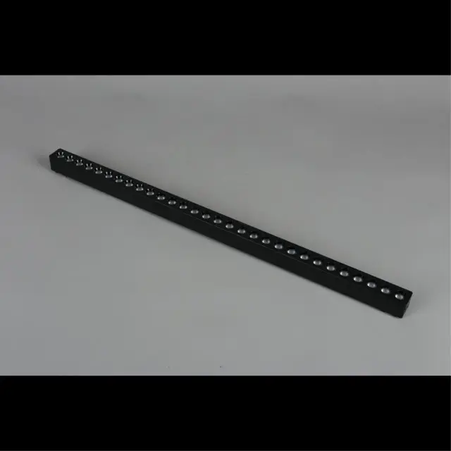 Светильник для трека Aployt APL.0100.00.30 MAGNETIC TRACK 48 — черный, ракурс 2