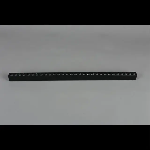 Светильник для трека Aployt APL.0100.00.30 MAGNETIC TRACK 48 — черный, ракурс 3