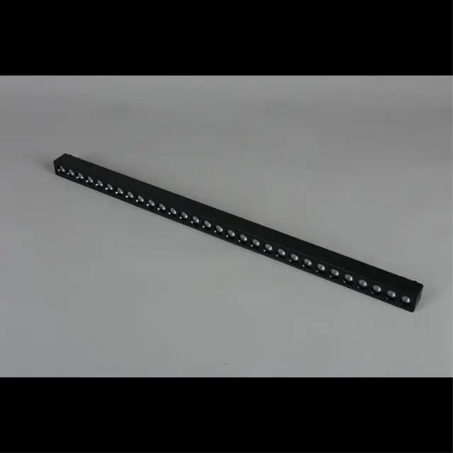 Светильник для трека Aployt APL.0100.00.30 MAGNETIC TRACK 48 — черный, ракурс 4