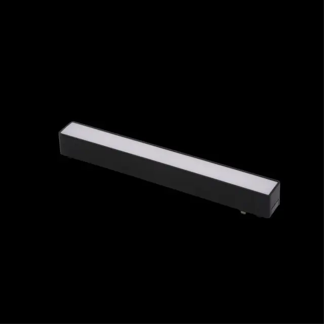 Светильник для трека Aployt APL.0101.00.10 MAGNETIC TRACK 48 — черный, ракурс 4