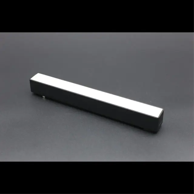 Светильник для трека Aployt APL.0101.00.10 MAGNETIC TRACK 48 — черный, ракурс 6