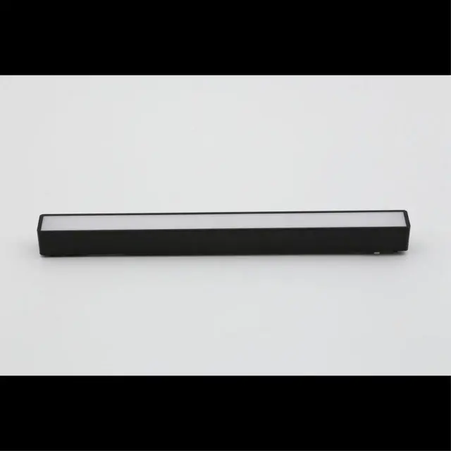 Светильник для трека Aployt APL.0101.00.12 MAGNETIC TRACK 48 — черный, ракурс 2