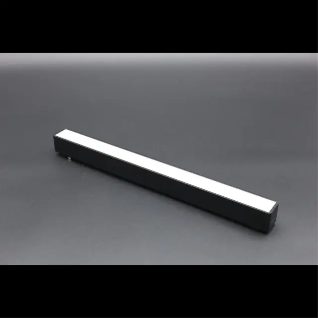 Светильник для трека Aployt APL.0101.00.12 MAGNETIC TRACK 48 — черный, ракурс 6